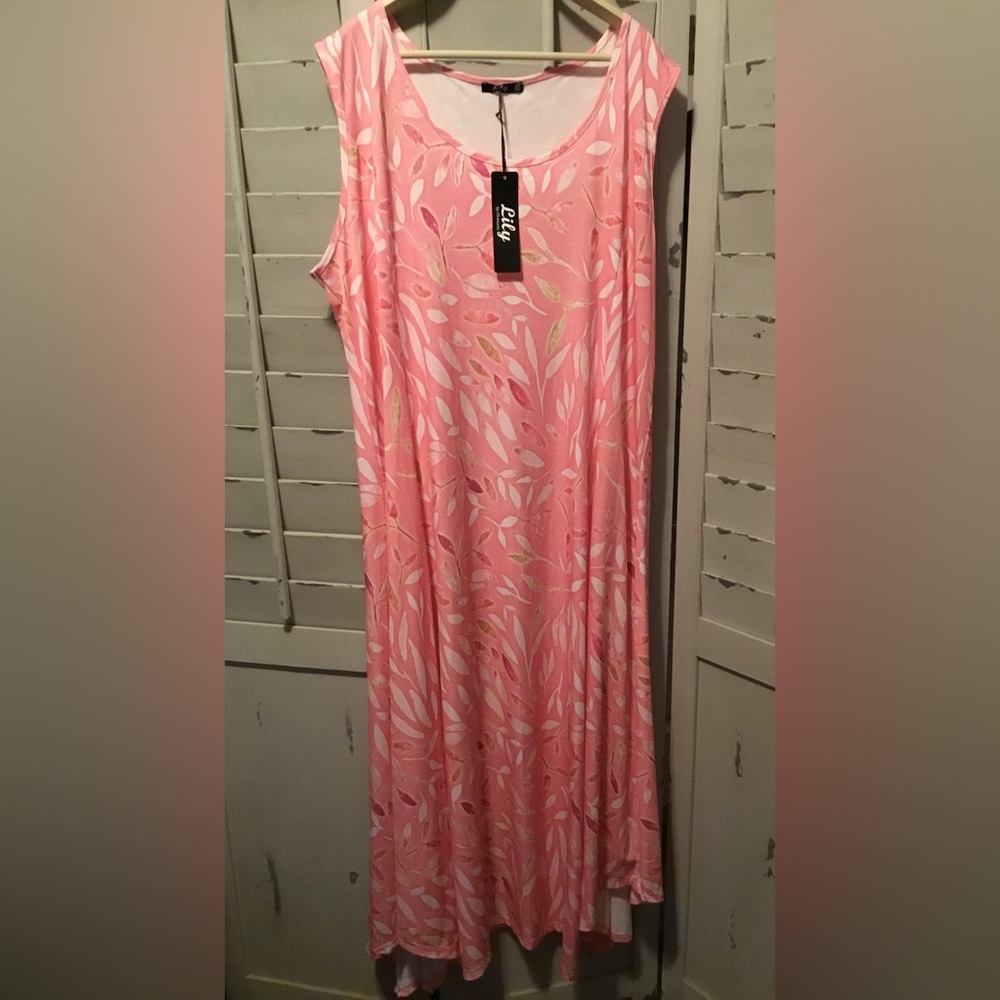 Pretty maxi dress by Lily